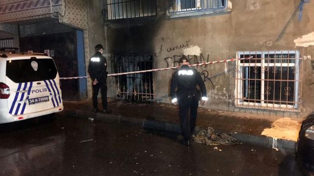 Esenler'de 4 katlı binanın bodrum katında yangın çıktı: 2 çocuk hayatını kaybetti