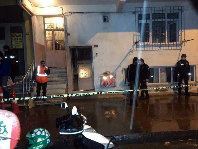 Esenler'de 4 katlı binanın bodrum katında yangın çıktı: 2 çocuk hayatını kaybetti