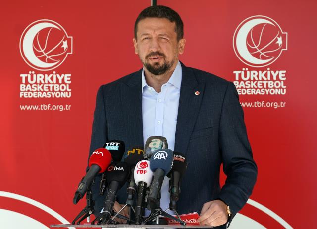 Görevlerine son verildiği iddiası üzerine TBF Başkanı Hidayet Türkoğlu'ndan açıklama geldi