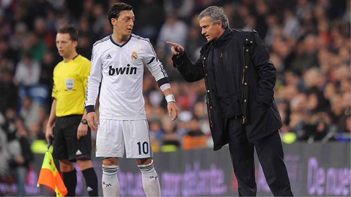 Mesut Özil eski hocası Mourinho\'yu kızdırdı! Sarf ettiği sözlere ünlü çalıştırıcıdan büyük tepki geldi