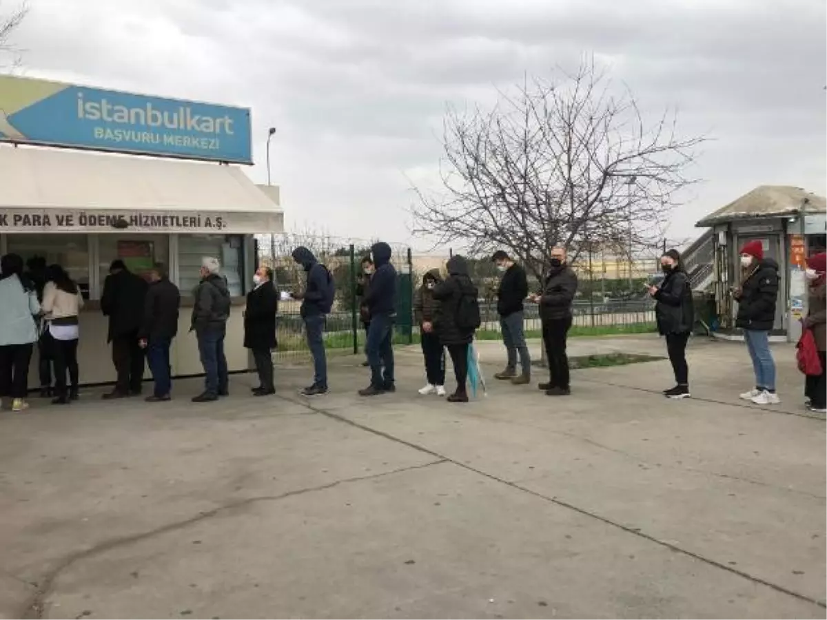 Uygulamaya 3 gün kala akbil bayilerinde HES kodu kuyruğu