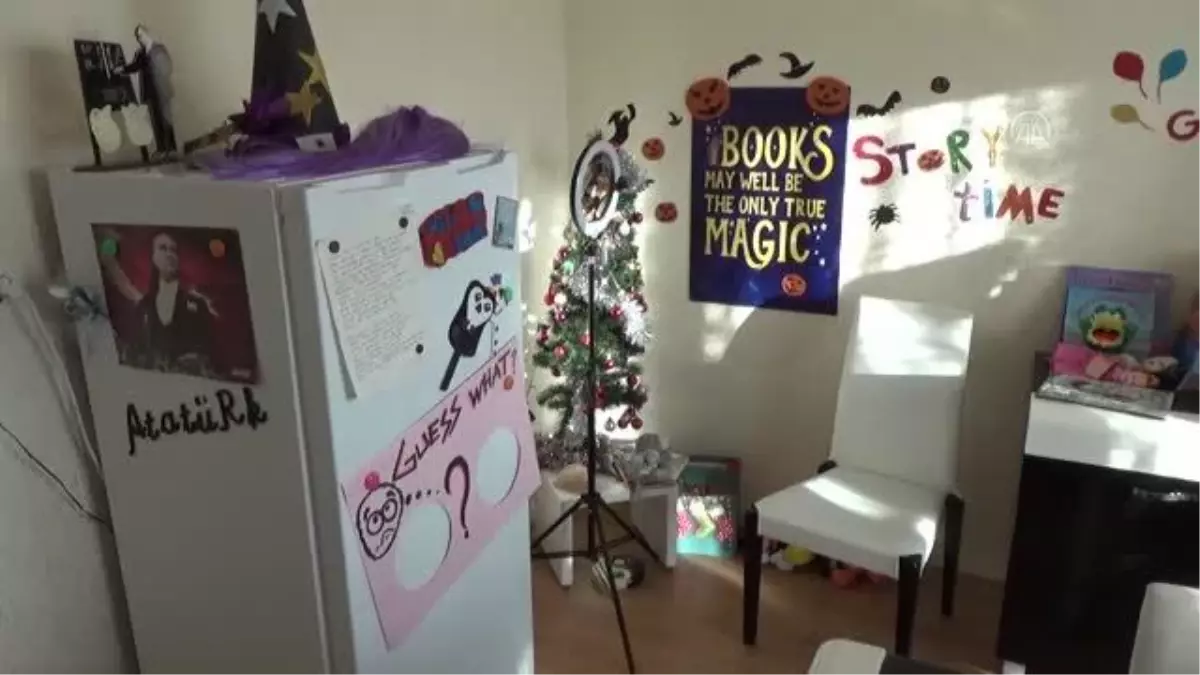 KAHRAMANMARAŞ - Dersliğe çevirdiği evinden yaptığı yayınlarla öğrencilere yabancı dili sevdiriyor