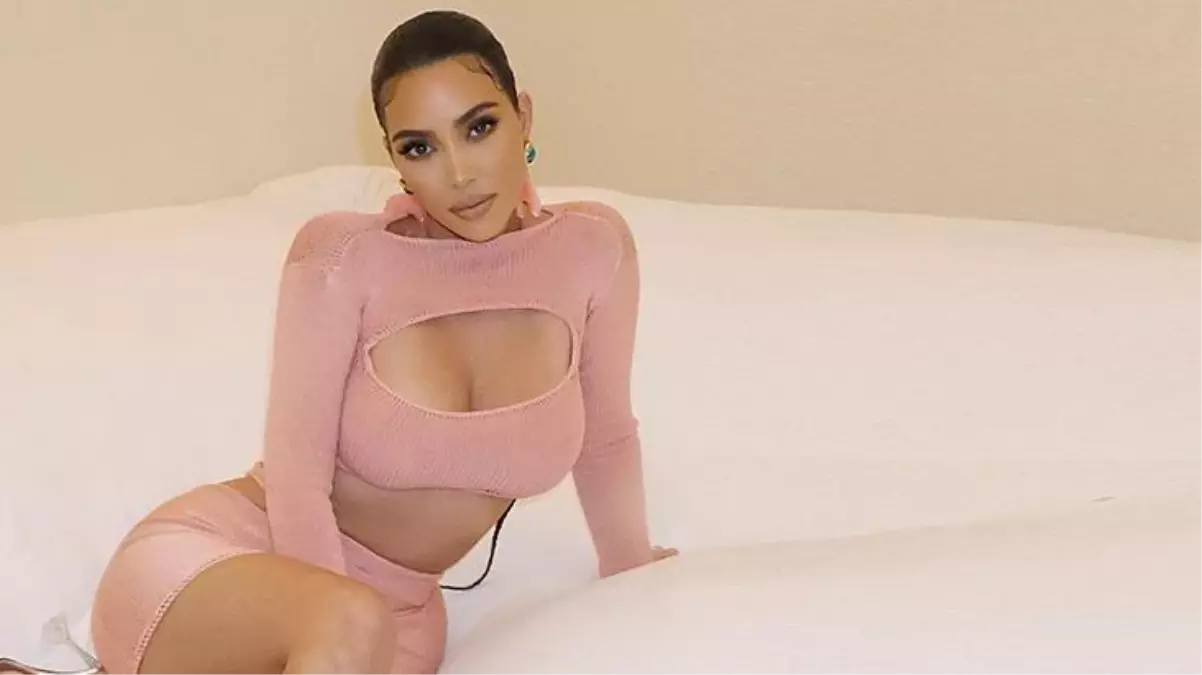 Kendi markası için kameraların karşısına geçen Kim Kardashian\'dan cesur pozlar