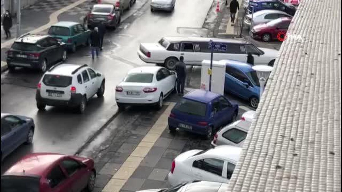 Ankara sokaklarında limuzinin zor anları