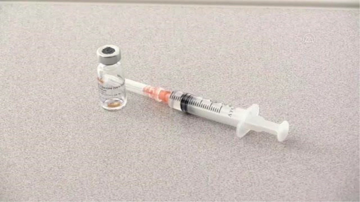 Bodrum\'da sağlık çalışanlarına CoronaVac aşısı uygulanıyor