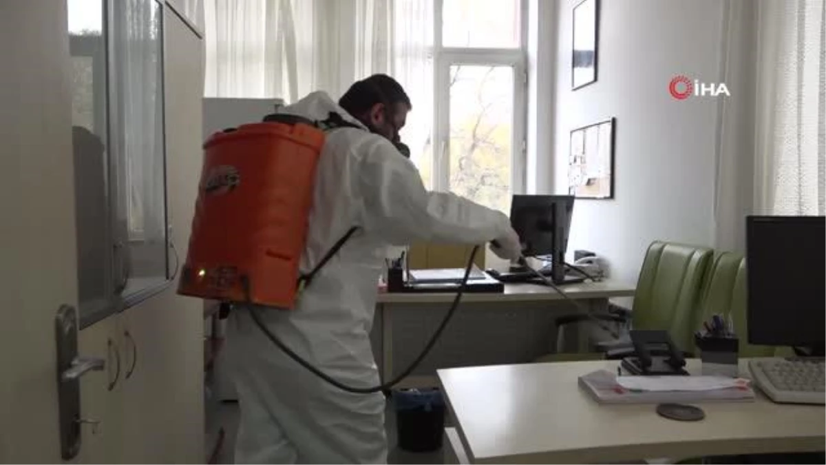Çankaya Belediyesi, pandemiye karşı ilaçlı önlem almaya devam ediyor