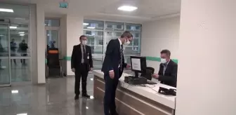 Sağlık çalışanlarına CoronaVac aşısının ilk dozu yapılıyor