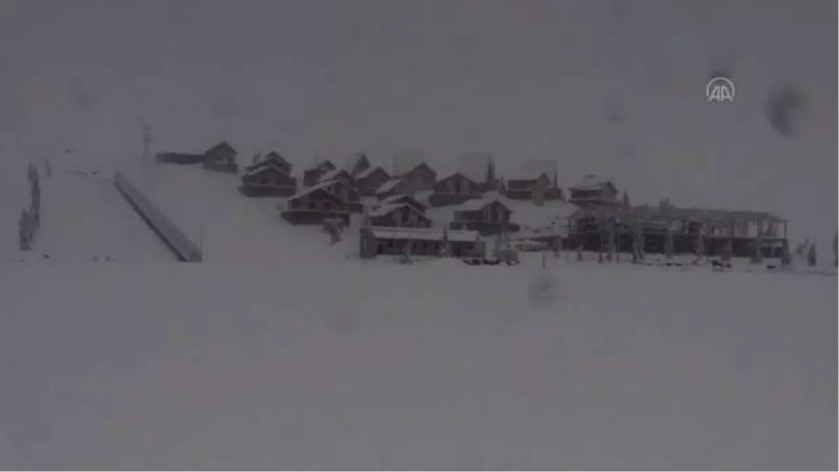 KAHRAMANMARAŞ - Yedikuyular Kayak Merkezi "beyaz örtü"ye büründü