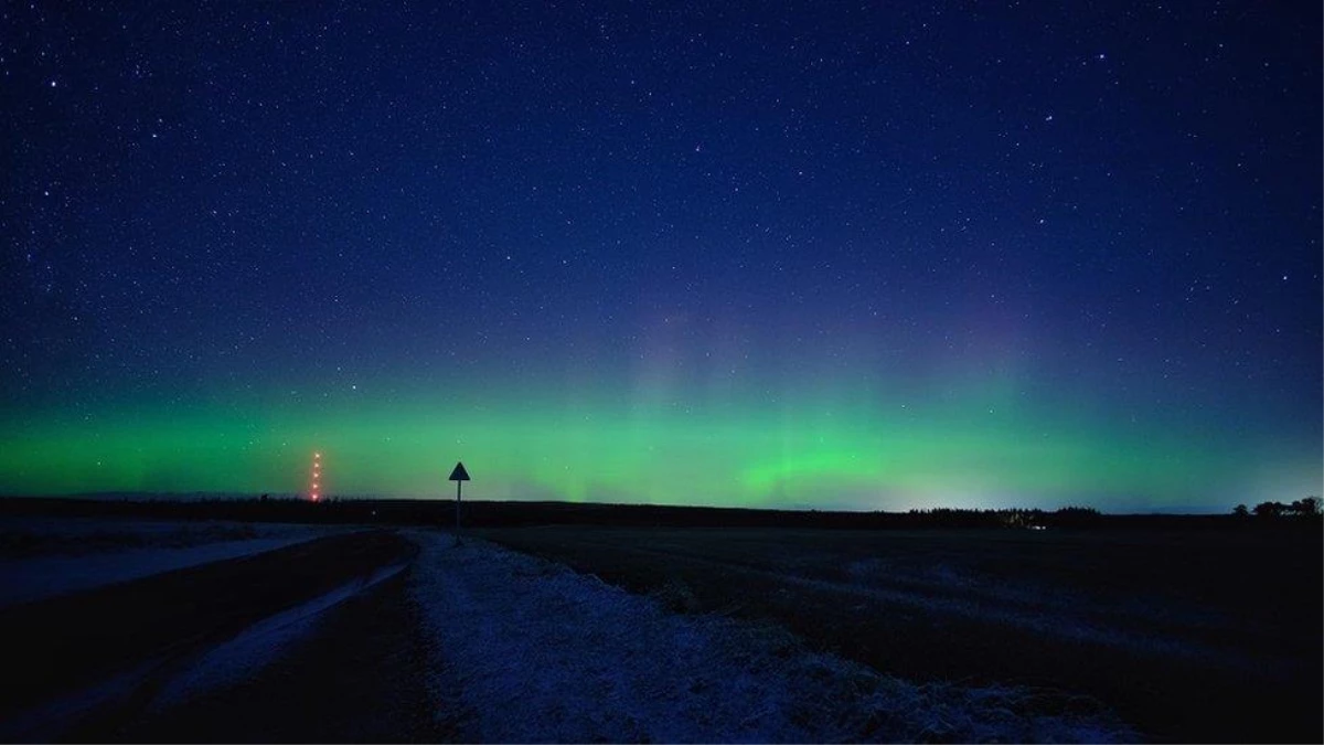 Kuzey Işıkları, İskoçya\'da gökyüzünü yeşil, mor ve mavinin tonlarına boyadı