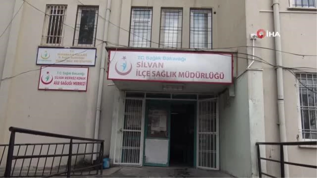 Silvan\'da sağlık çalışanlarının aşılanmasına başlandı