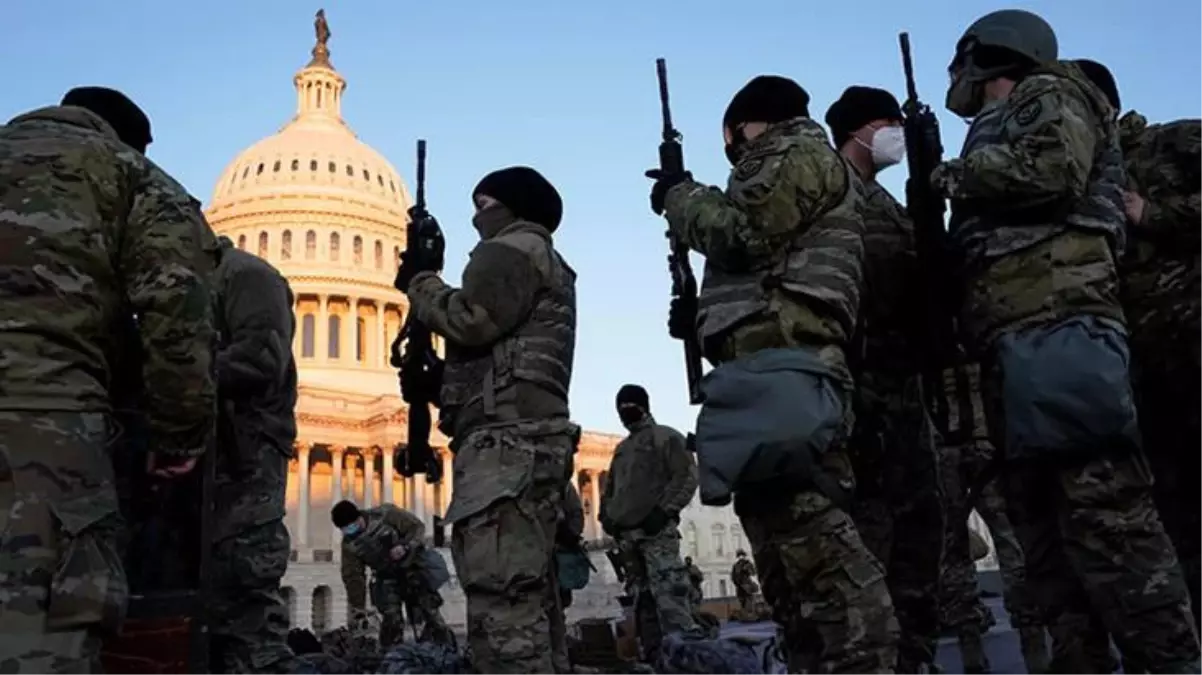 Trump\'ın azil kararı sonrası binlerce Ulusal Muhafız, Kongre binasında nöbet tutuyor