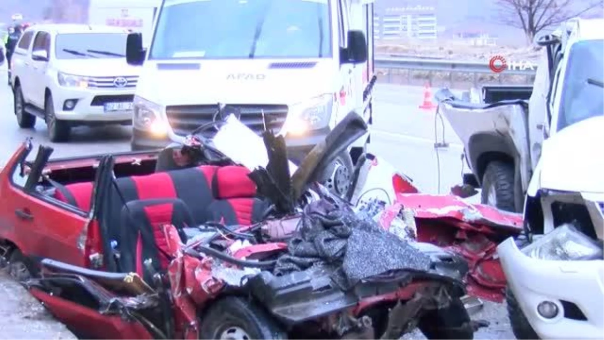 Tunceli-Elazığ karayolunda trafik kazası: 2 ölü 1 yaralı