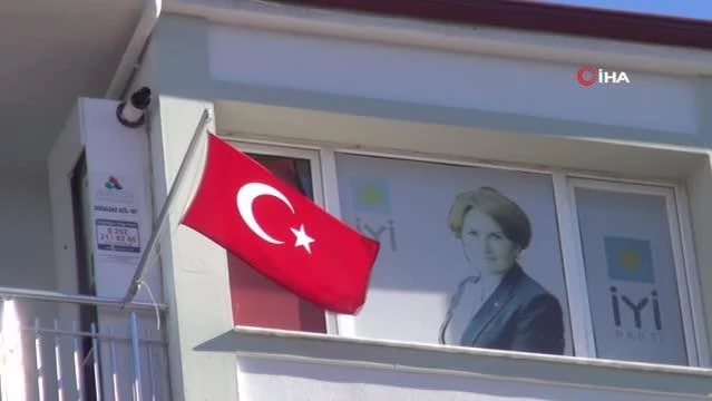 Ümit Özdağ'ın Muğla'ya gelişi öncesi İYİ Parti yönetimi düştü