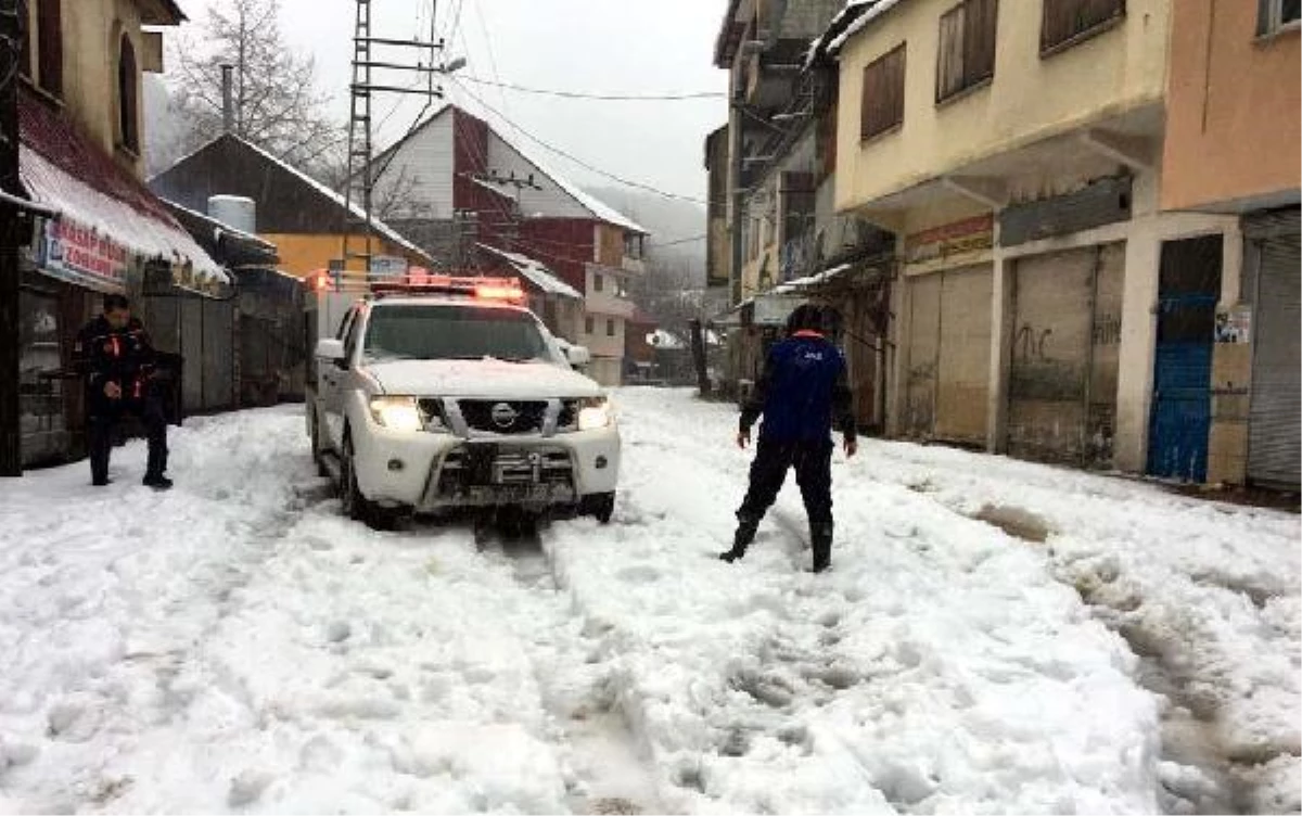 Osmaniye Zorkun Yaylası\'nda kar yağışı yaşamı olumsuz etkiliyor