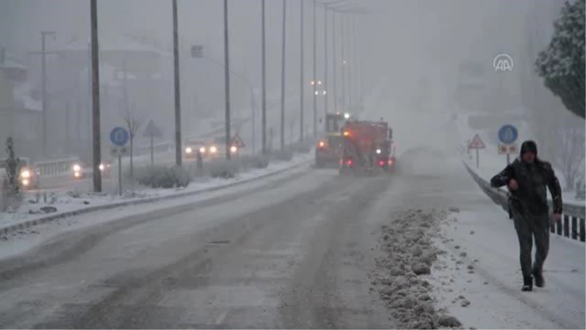 Ege\'de yüksek kesimlerde kar yağışı etkili oluyor