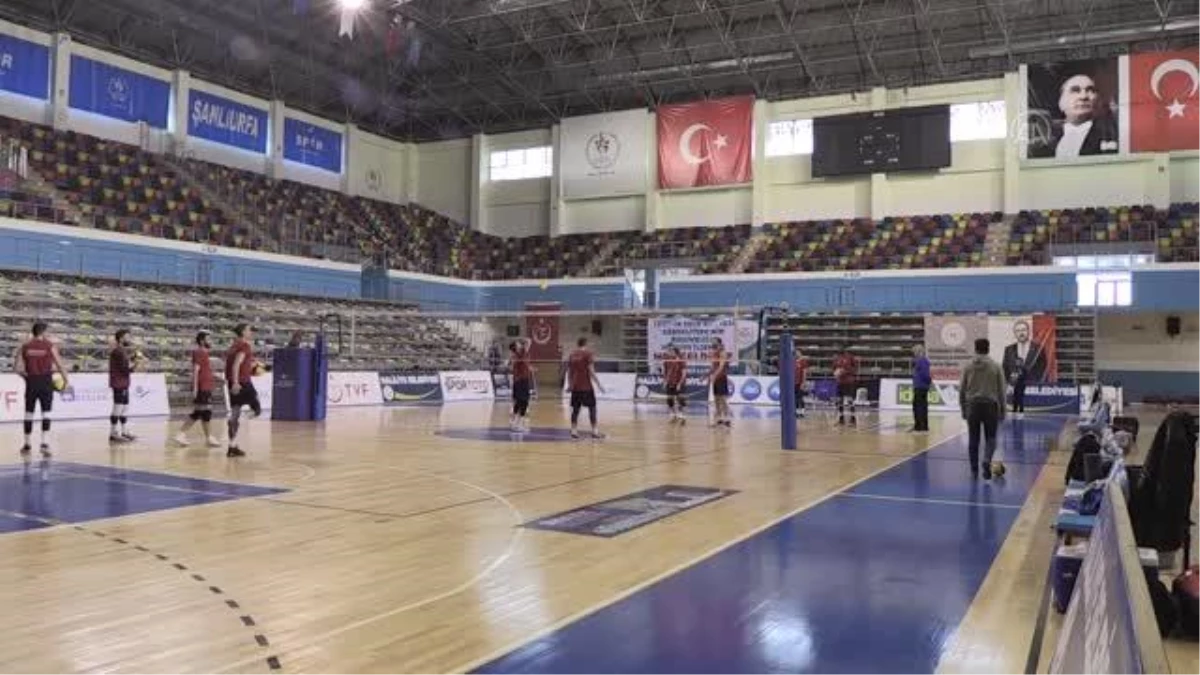 ŞANLIURFA - Haliliye Belediyespor Voleybol Takımı\'nın hedefi ligde kalmak
