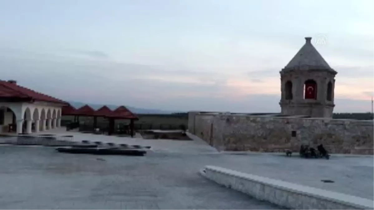 Afrin\'deki Ömer Bin Hattab Camii ve Nebi Huri Türbesi restore edildi