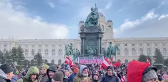 Avusturya'da binlerce gösterici Kovid-19 önlemlerini protesto etti