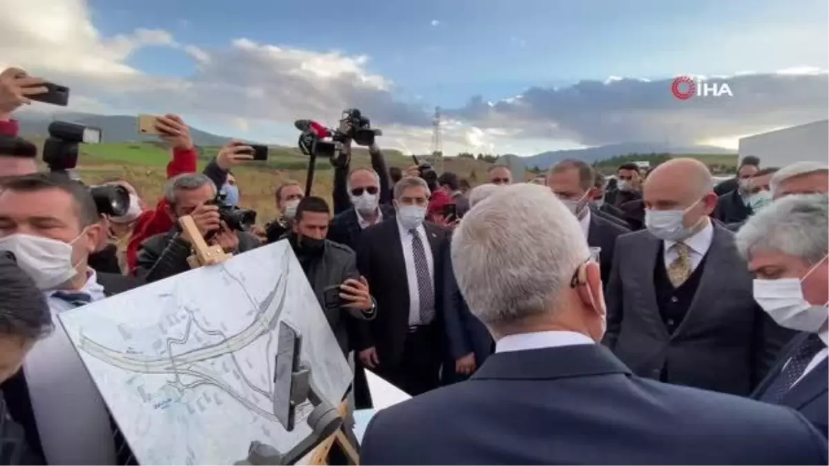 Bakan Karaismailoğlu İskenderun\'da otoban bağlantı yolu için inceleme yaptı