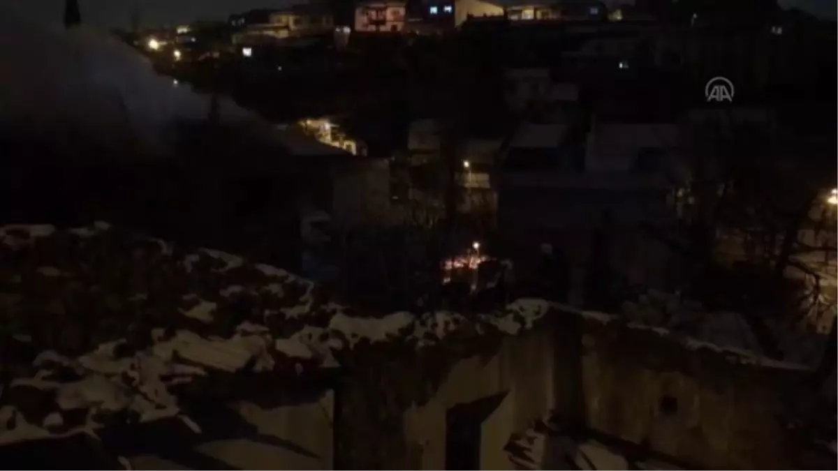 Başkentte bir gecekondu yandı