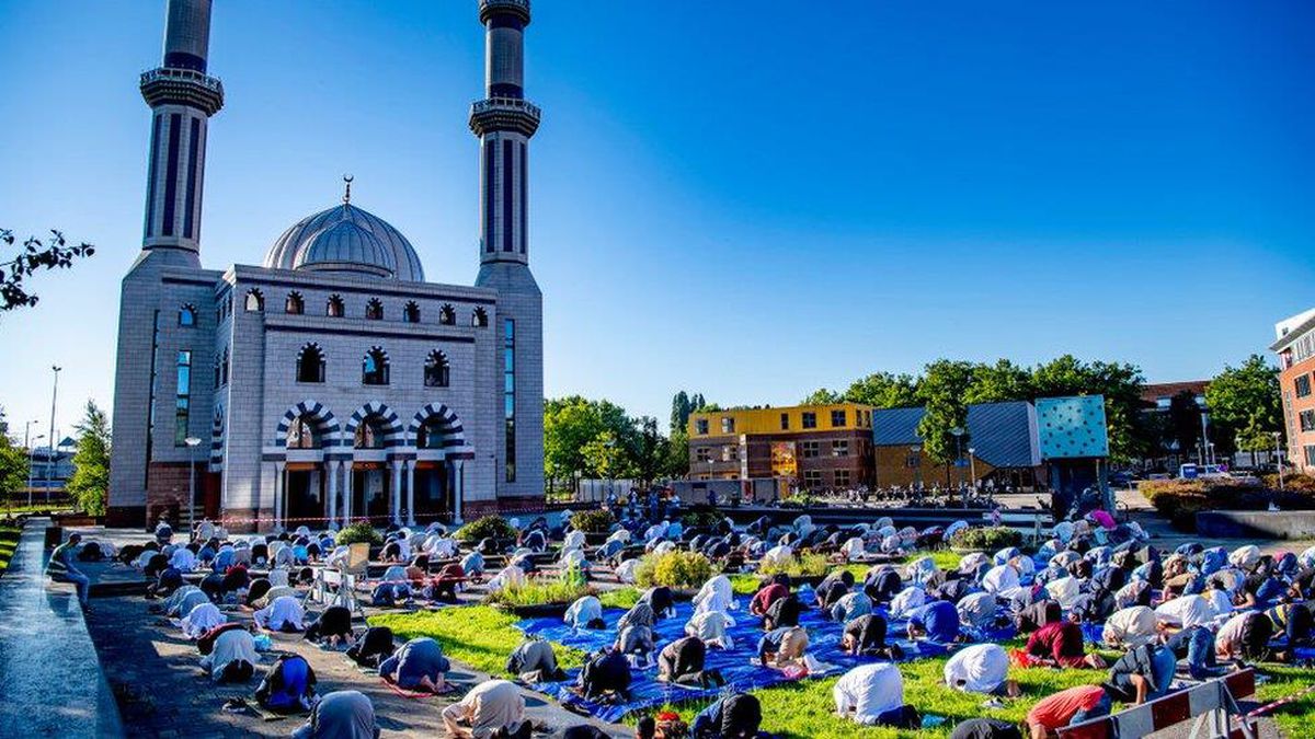 Hollanda: \'Dini kuruluşlara Türkiye\'den para akışını yasaklamak mümkün değil\'