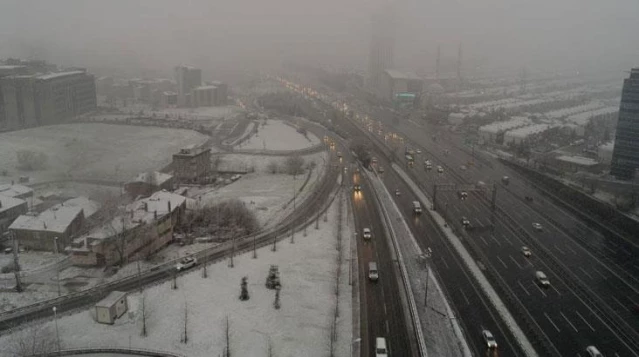 İstanbul'da kar yağışı sonrası oluşan kartpostallık manzara drone ile görüntülendi