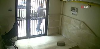 Kapıları zile basarak açtıran bisiklet hırsızı kamerada