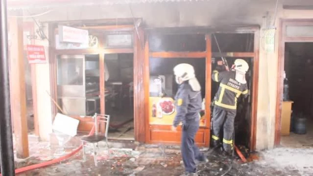 Köftecide çıkan yangın hasara yol açtı