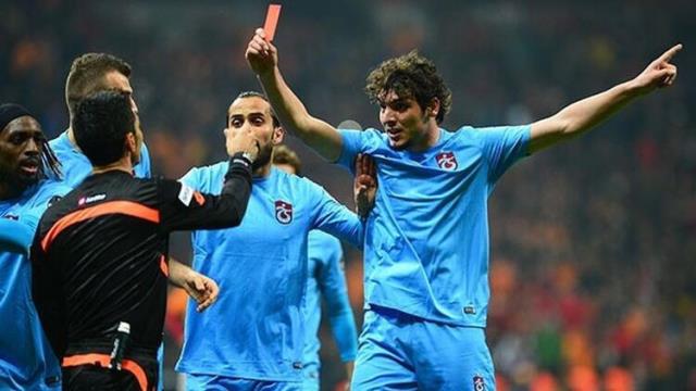 Türk futboluna damga vuran G.Saray-Trabzonspor maçının hakemi Deniz Ateş Bitnel, yıllar sonra günah çıkardı