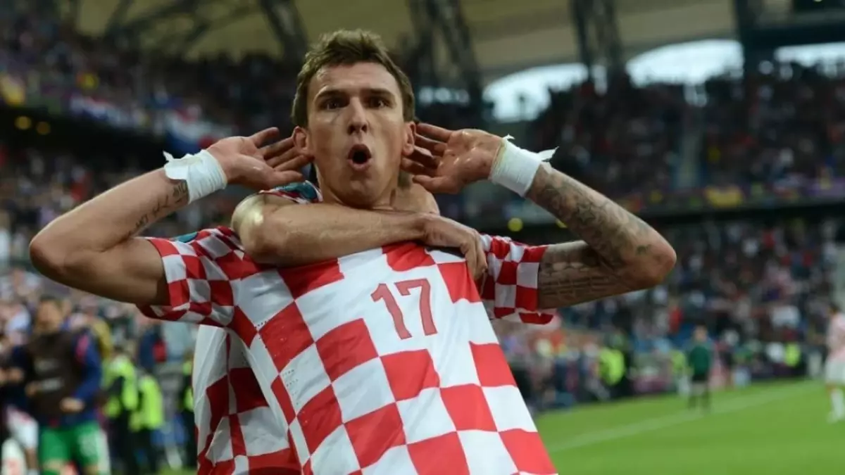 Beşiktaş\'ın istediği Mandzukic, Milan\'la 1.5 yıllık anlaşma sağladı