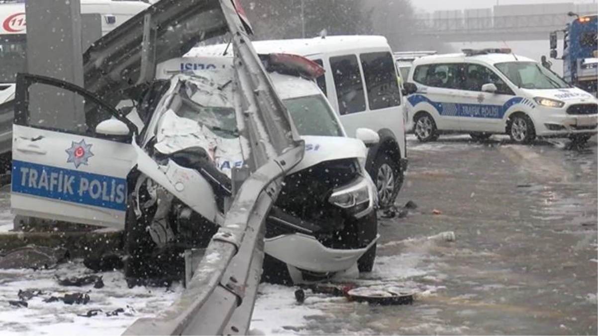 Beşiktaş\'ta sivil polis aracı, trafik polisi aracına arkadan çarptı: 3 polis yaralandı