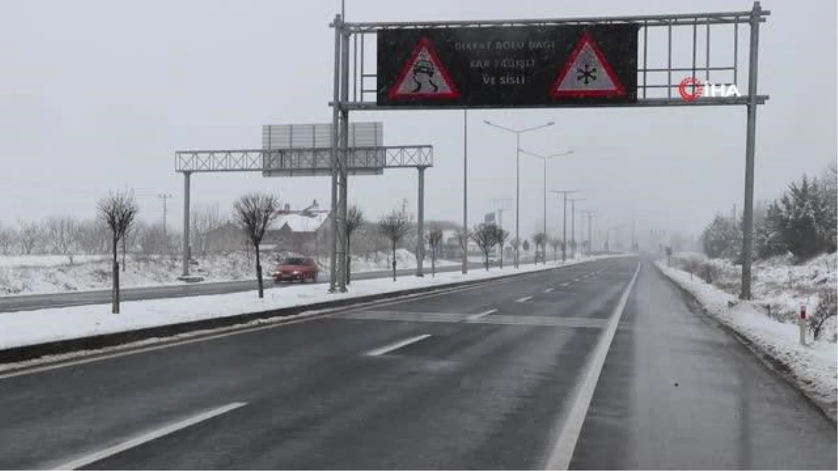 Bolu Dağı\'nda kar nedeniyle ulaşımda aksaklık yaşanıyor