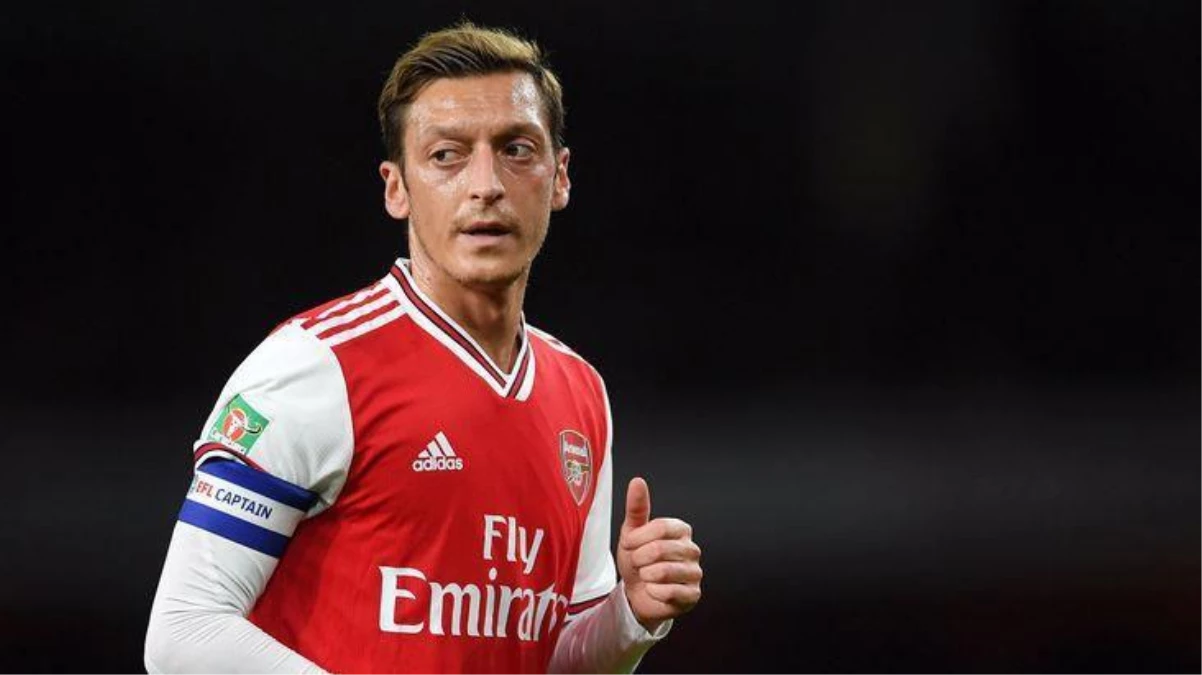 Fenerbahçe\'nin yeni transferi Mesut Özil uçağa bindi! İlk fotoğraf geldi