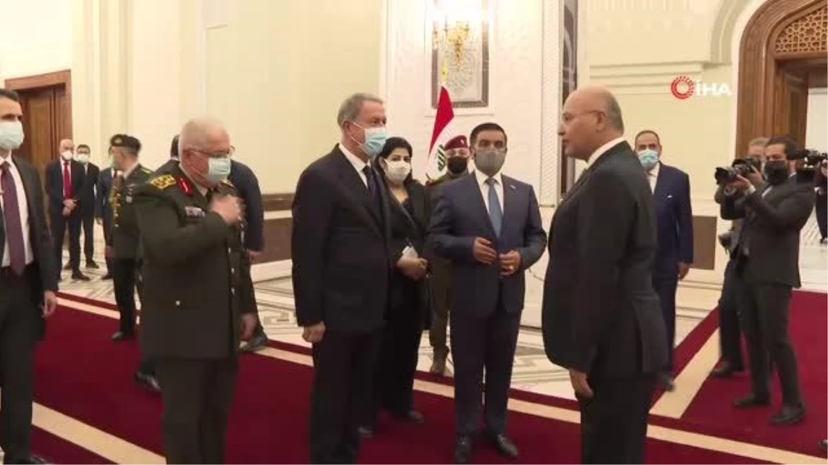 Son Dakika | - Bakan Akar, Irak Cumhurbaşkanı Salih ile görüştü