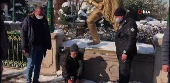 Porsuk Çayı'na düşen vatandaş halatla kurtarıldı