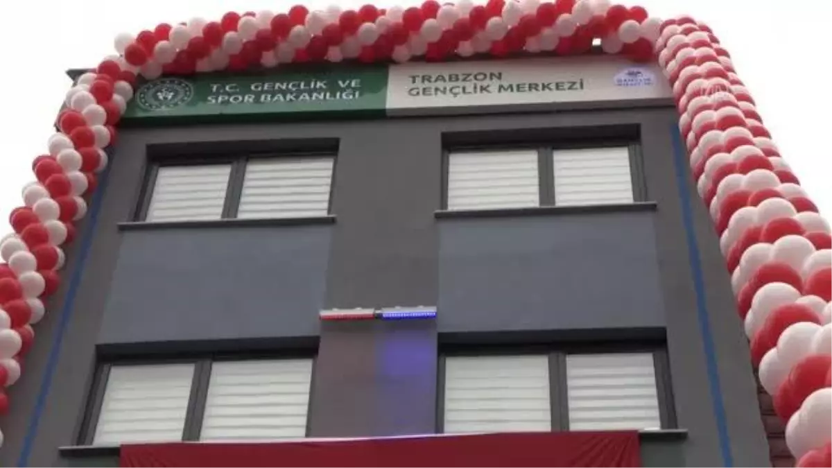 Bakan Kasapoğlu, Eren Bülbül Gençlik Merkezi\'nin açılışını yaptı