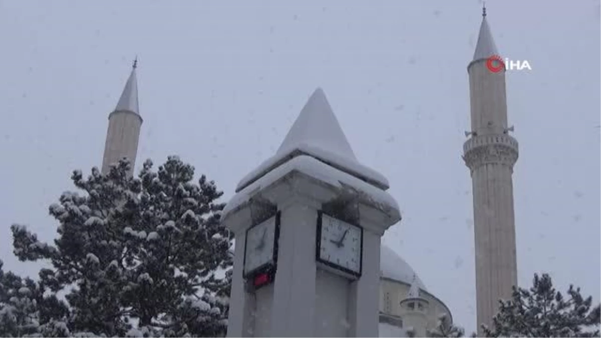 Bingöl\'de kar esareti başladı, 281 köy yolu ulaşıma kapandı