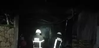 Bodrum'da iş yerinin deposunda yangın paniği
