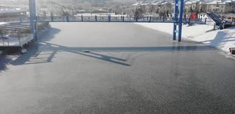 Buz tutan Porsuk Çayı görüntülendi