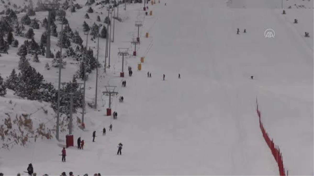 Ergan Dağı Kış Sporları ve Doğa Turizm Merkezi\'nde kayak heyecanı başladı