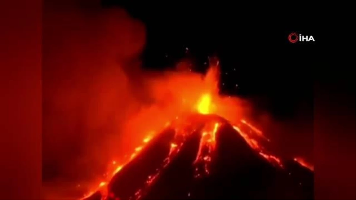 İtalya\'daki Etna Yanardağı lav püskürttü