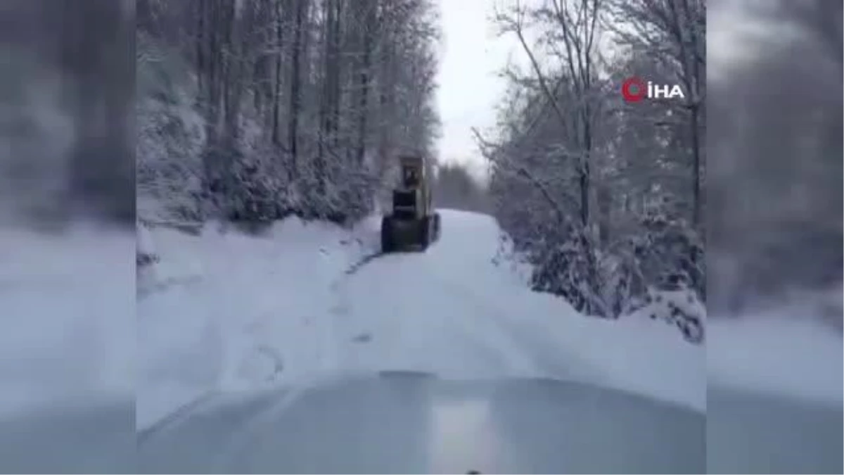 Kapalı olan yollar ekipler tarafından açıldı