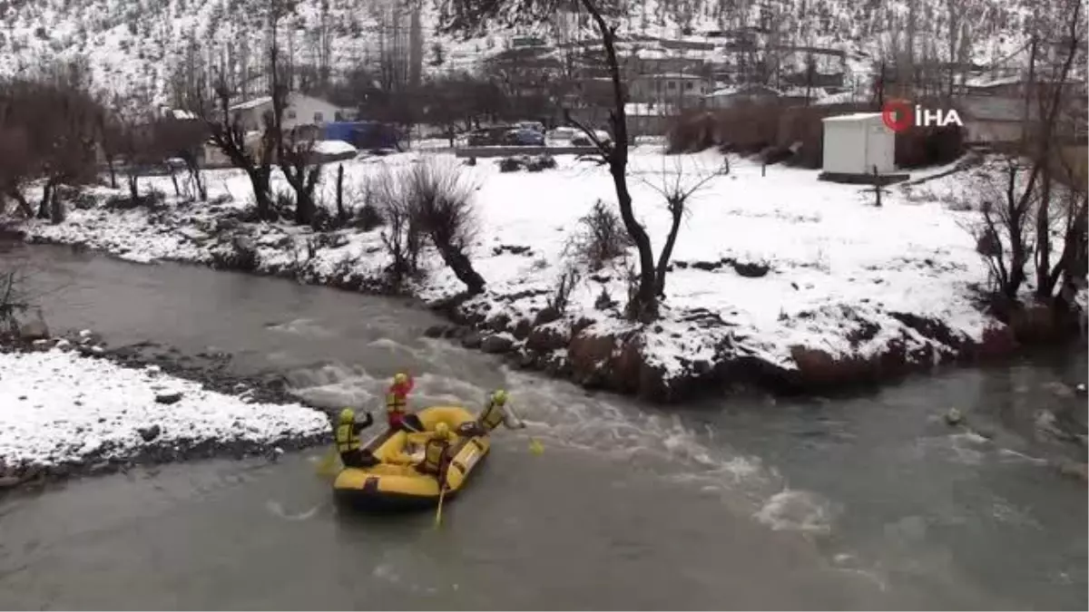 Kar altında yılın ilk raftingi Kato Dağı eteklerinde yapıldı