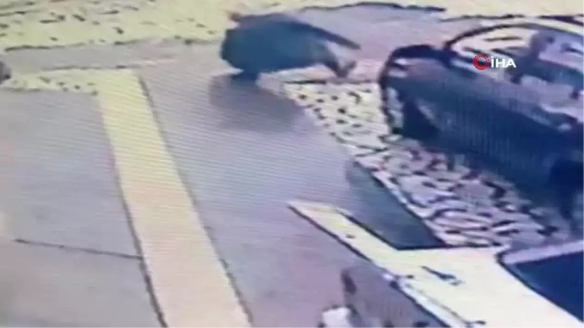 Kayıp düşen arkadaşına güldü, bir dakika sonra aynısını yaşadı