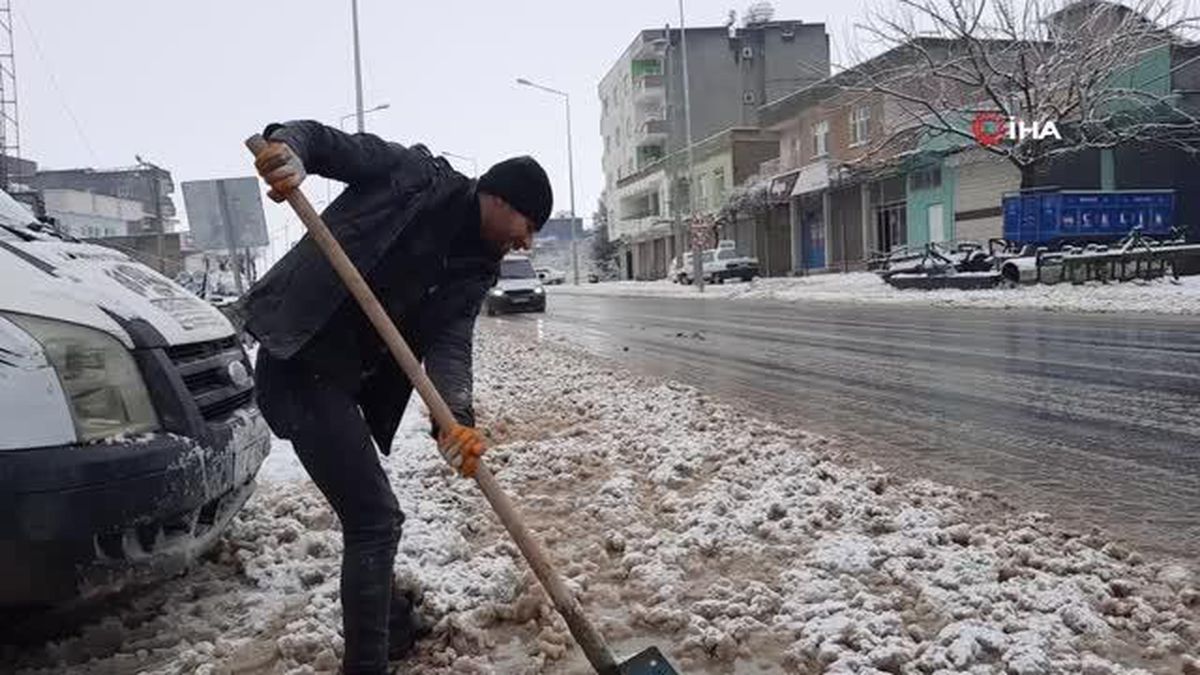 Mardin'de yılın ilk karı yağdı