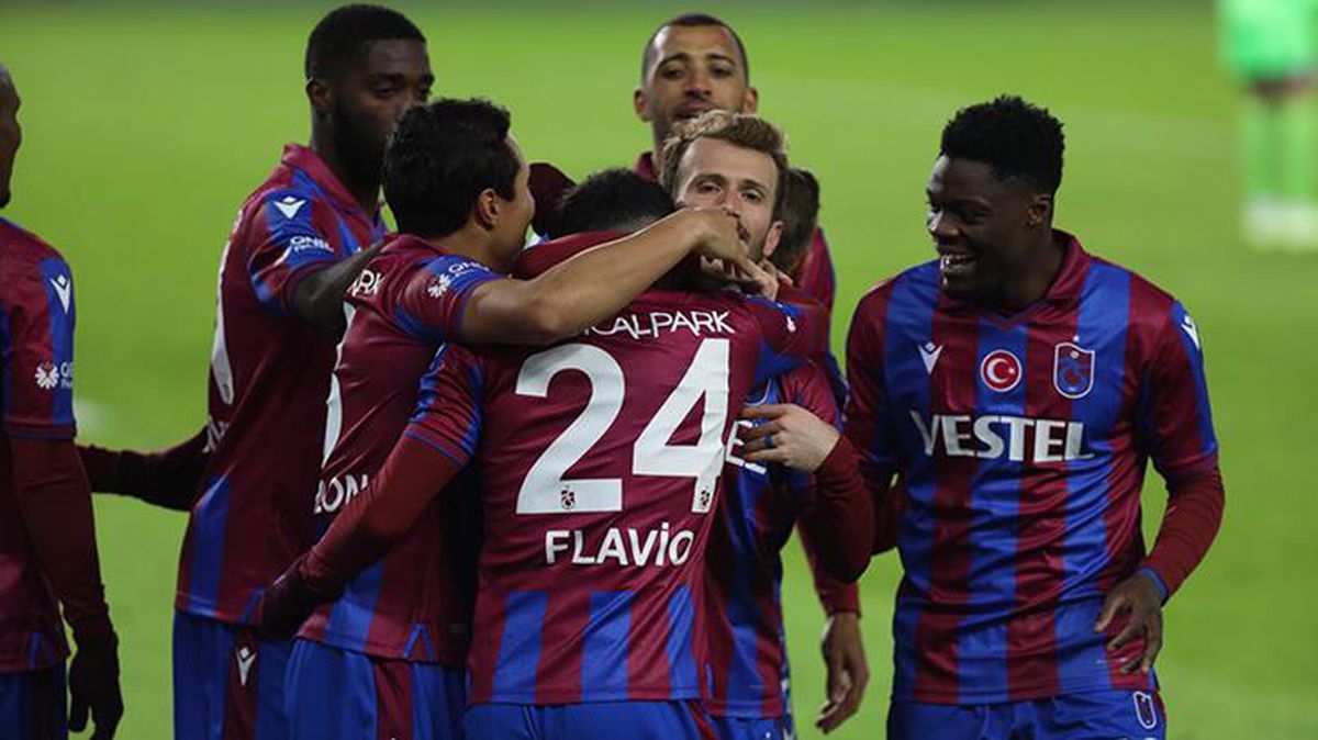 Trabzonspor evinde Konyaspor'u 3-1 mağlup etti