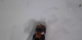 41 iş makinesi ve 80 personelle karla mücadele çalışması yürütülüyor