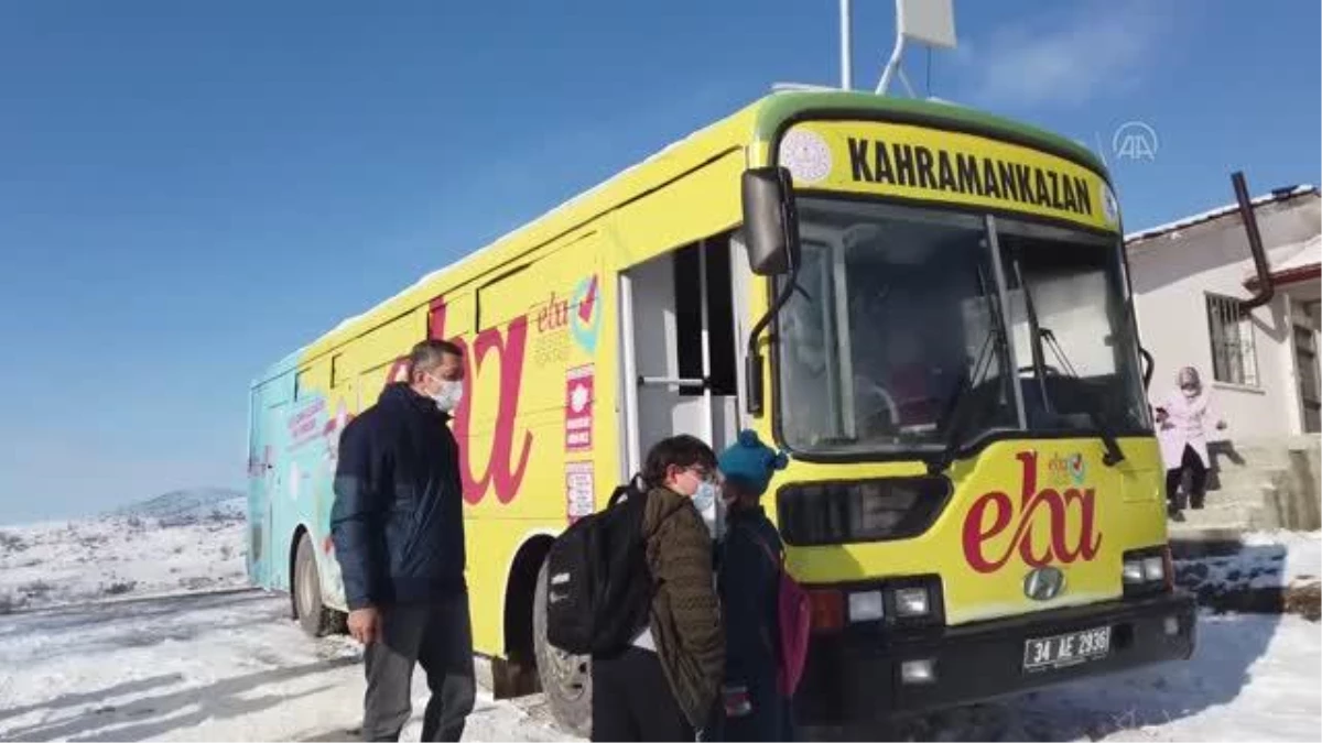 Son dakika haber! Bakan Selçuk, EBA Mobil Destek Aracında öğrencilerle buluştu