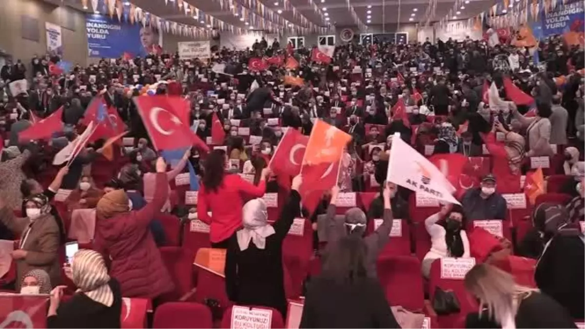 ÇANAKKALE - AK Parti Genel Başkan Yardımcısı Demiröz, partisinin Çanakkale il kongresinde konuştu