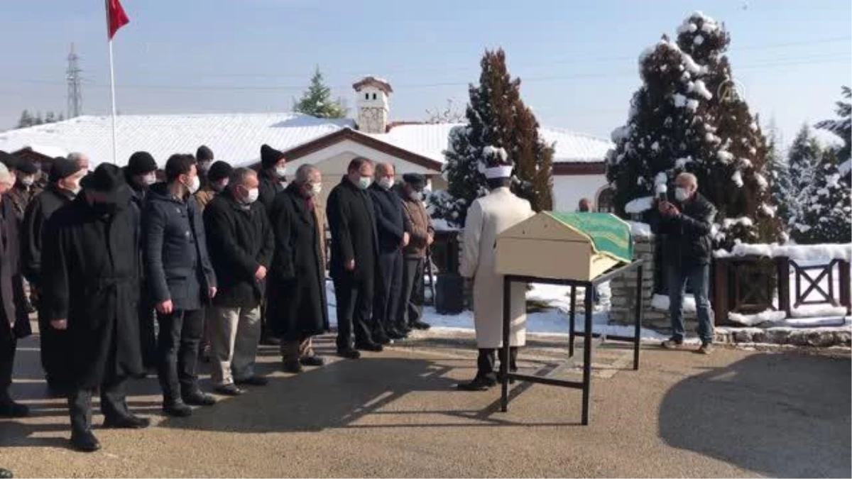 Eski ÖSYM Başkanı Toker\'in cenazesi memleketi Karabük\'te toprağa verildi